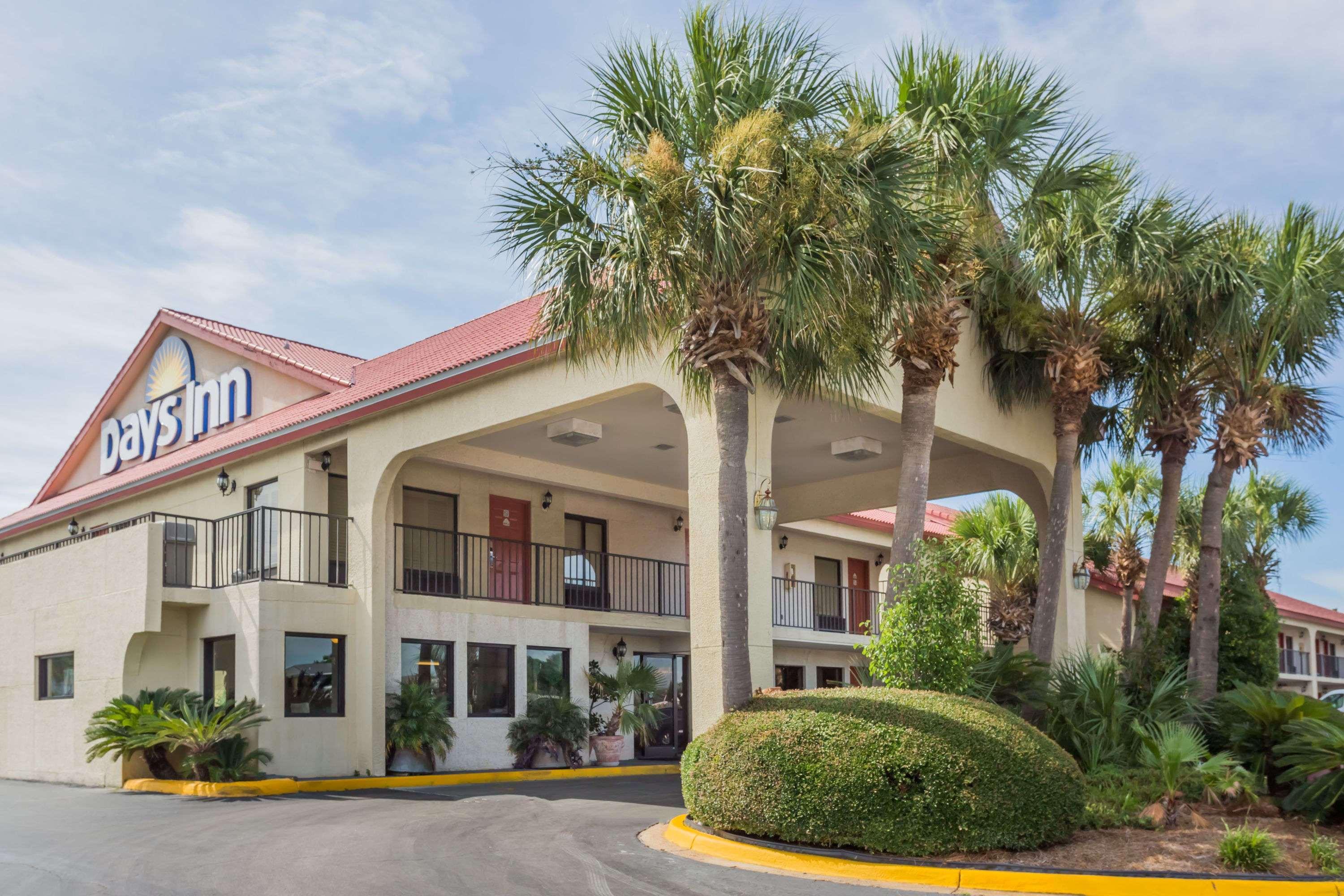 Days Inn By Wyndham Destin Exterior photo